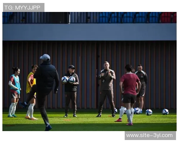 中国女足抵达澳大利亚主帅米利西奇期待历史性突破与辉煌表现